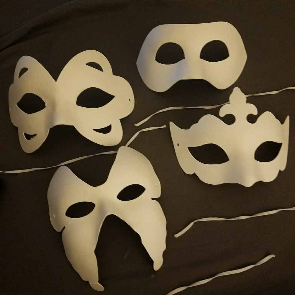 Blank masquerade masks! Get Mardi Gras ready!!!